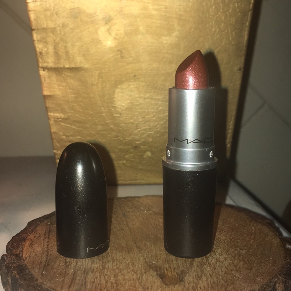 MAC COSMETICS LIMITED EDITION METALLIC LIPSTICK